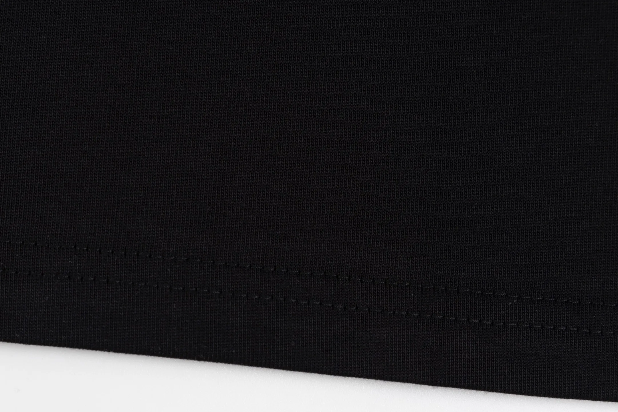 🅿️180 Style No. #Z67 Ralph Lauren embroidery small label round neck short sleeves Fabric: 32-count double yarn 280g pure cotton fabric Weaving and dyeing threads in the same cylinder with the same color The same color Process: Imported machine small label full embroidery Supporting: complete three labels Cardboard oil paper code sticker packaging High temperature pre-shrinking process before production, no shrinkage and deformation Imported machine professional plate production os version can wear up to 200 pounds Manual size measurement An error of 2-3cm is normal. Color: black white size: s m l xl